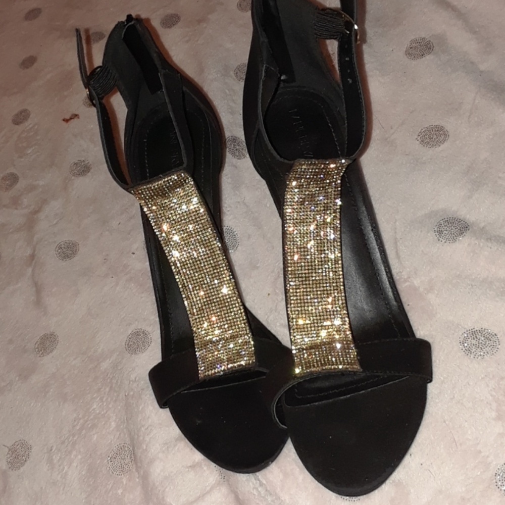 Deep Black, Gold Middle Cover Heel